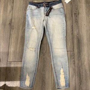 Dollhouse Charley ripped crop Capri jeans charley